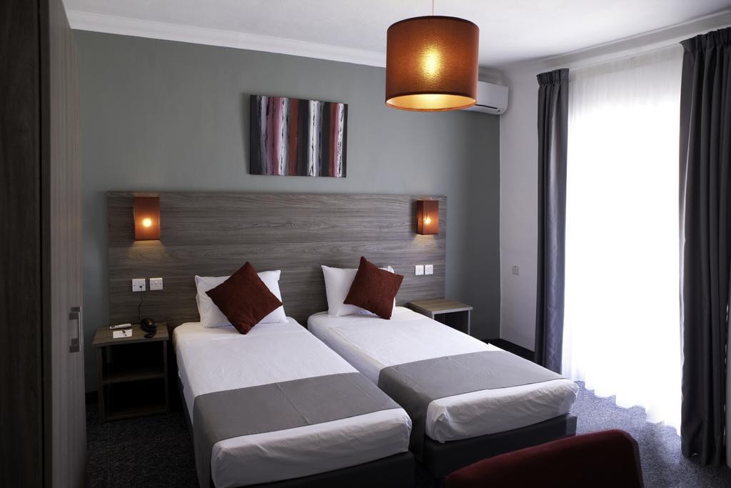 Spinola Hotel Saint Julian's Oda fotoğraf