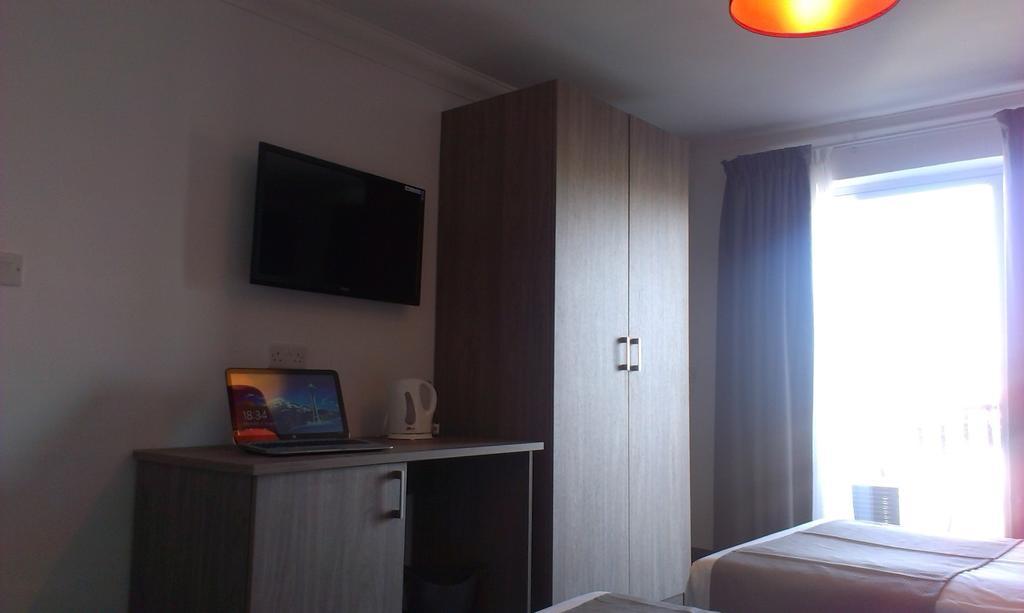 Spinola Hotel Saint Julian's Oda fotoğraf